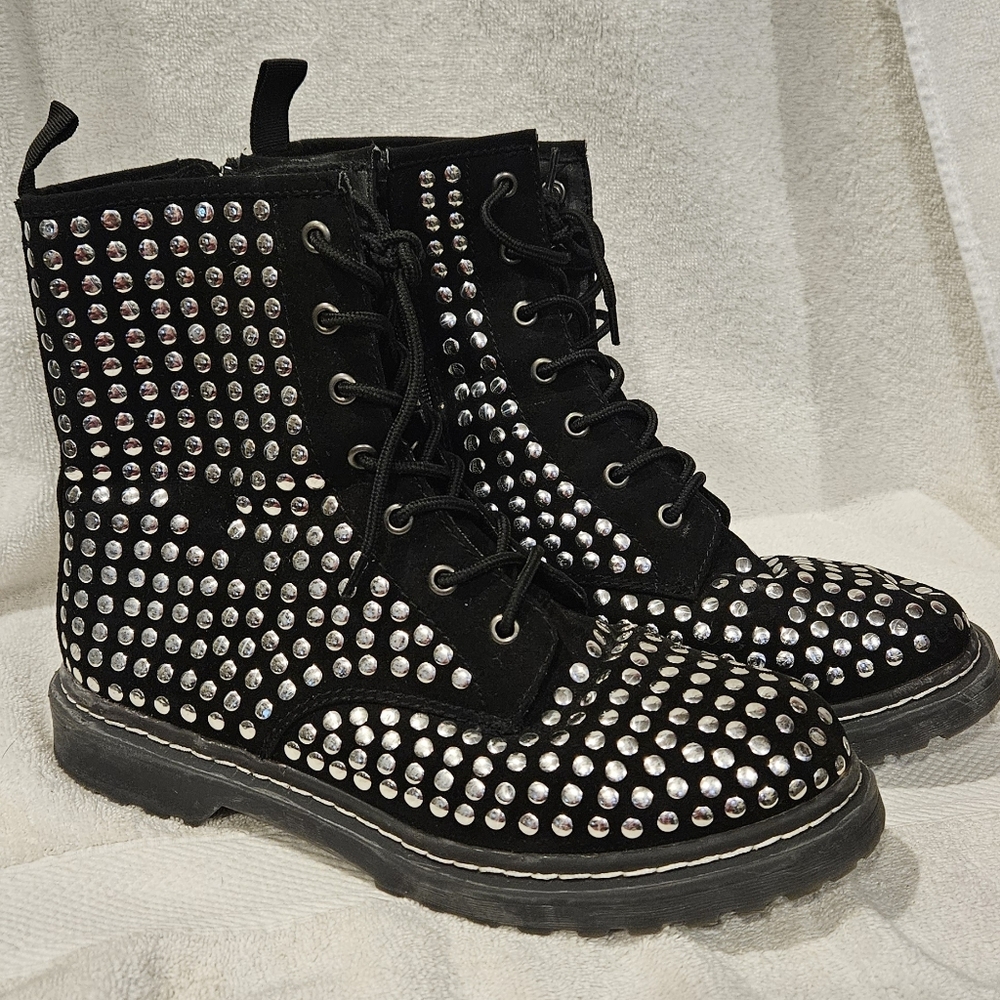 WILD PAIR BOOTS